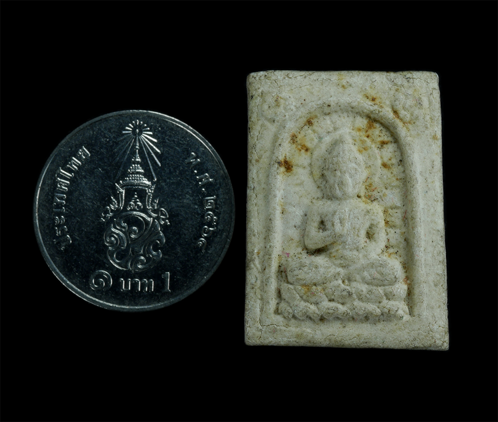 3.jpg - พระพุทธประทานพรเนื้อผง หลังยันต์เฑาะว์ พระเก่าสวย | https://kamulet.in.th