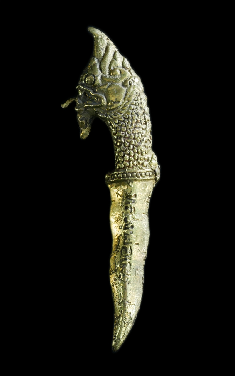 2.jpg - กริชหัวพญานาค เนื้อทองเหลือง หลวงพ่อเณร สำนักสงฆ์บ้านเกษตรทุ่งเศรษฐี จ.ร้อยเอ็ด ป้องกันภัยคุ้มครองให้ลาภ น่าเก็บสะสม | https://kamulet.in.th