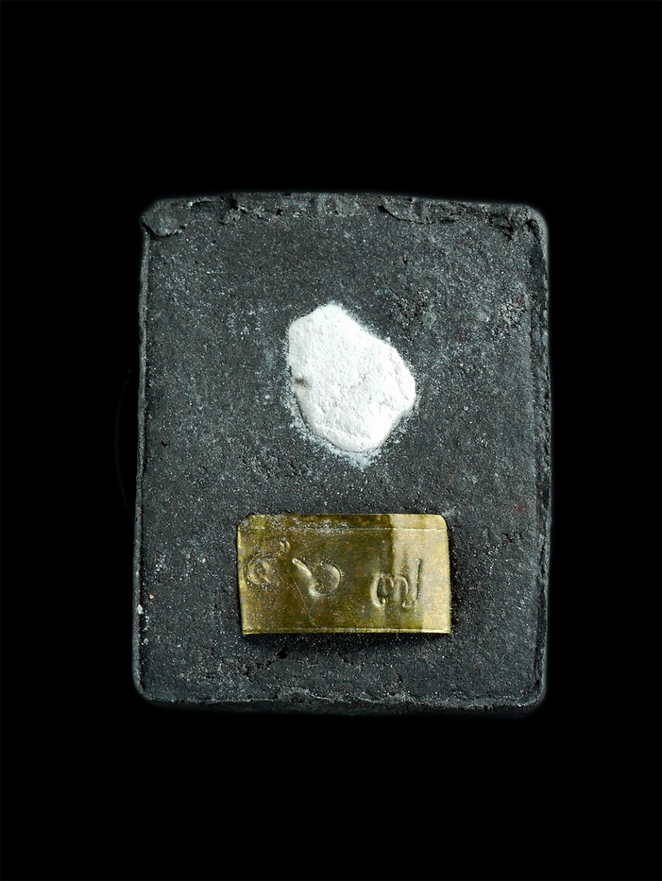 2.jpg - พระผงรูปเหมือนรุ่นวาสนา หลวงปู่บรรณ วัดภูด่านแต้ จ.สกลนคร เนื้อกากยายักษ์ สร้างน้อยเพียง 600 องค์ องค์นี้เลข 467 พิเศษองค์นี้ มีรอยเจิมหลวงปู่ทั้งด้าน [..] | https://kamulet.in.th