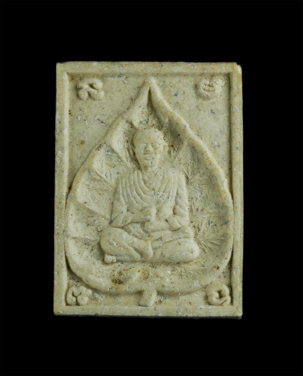 1.jpg - พระผงสมเด็จพุฒาจารย์โต พรหมรังสีนั่งใบโพธิ์ หลังยันต์ปั้มตราวัดหมึกแดง | https://kamulet.in.th