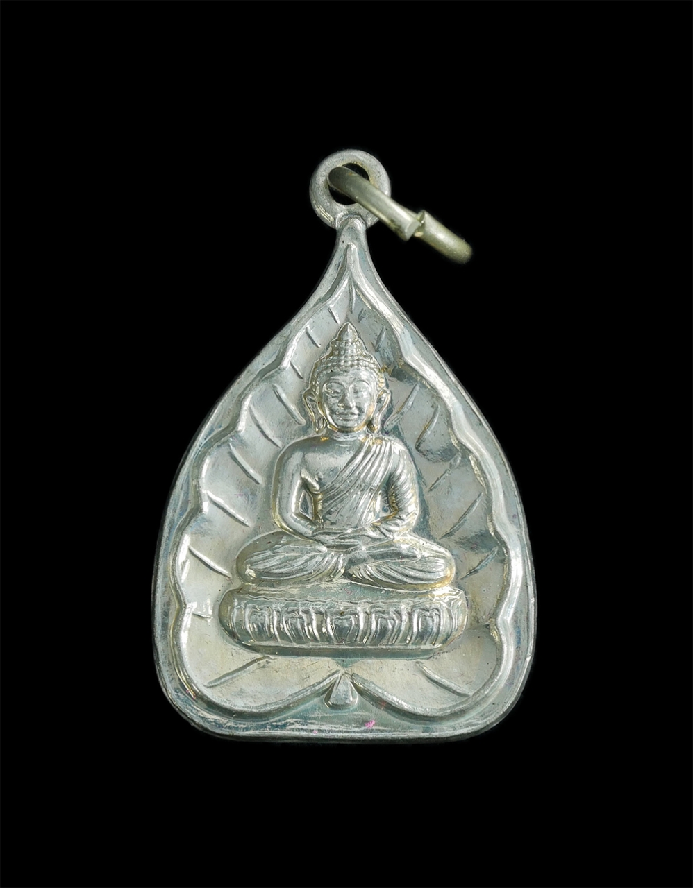 1.jpg - เหรียญพระพุทธใบโพธิ์ วัดเพรียง หลวงพ่อสุนทร ฐิตสุนทโร(พระครูสถิตพจนสุนทร).ต.โพไร่หวาน อ.เมือง จ.เพชรบุรี งานผูกพัทธสีมาปิดทองฝังลูกนิมิต ปี2548 เนื้อเ [..] | https://kamulet.in.th