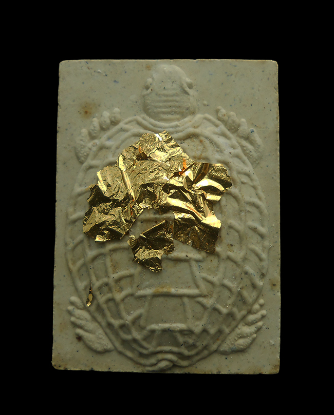 1.jpg - พญาเต่าเรือนทองล้น เนื้อผงพุทธคุณ ผงว่าน ปิดทอง หลวงพ่ออุ้น สุขกาโม(พระครูวินัยวัชรกิจ) วัดตาลกง ปี2548 พระเกจิดังพุทธาคมแกร่งกล้าแห่งเมืองเพชรบุรี สื [..] | https://kamulet.in.th