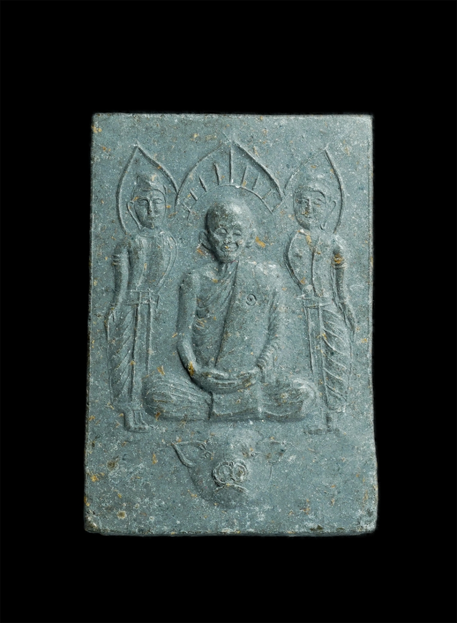 1.jpg - พระผงรูปเหมือน รุ่น 1 หลวงปู่พันธ์ ฐิตเสโน วัดสระแก้ว จ.ชัยภูมิ ยันต์ดวงเศรษฐี รุ่นปีหมูทอง เนื้อผงพุทธคุณ ผงว่าน ผงใบลาน พระเก่าสวย  | https://kamulet.in.th