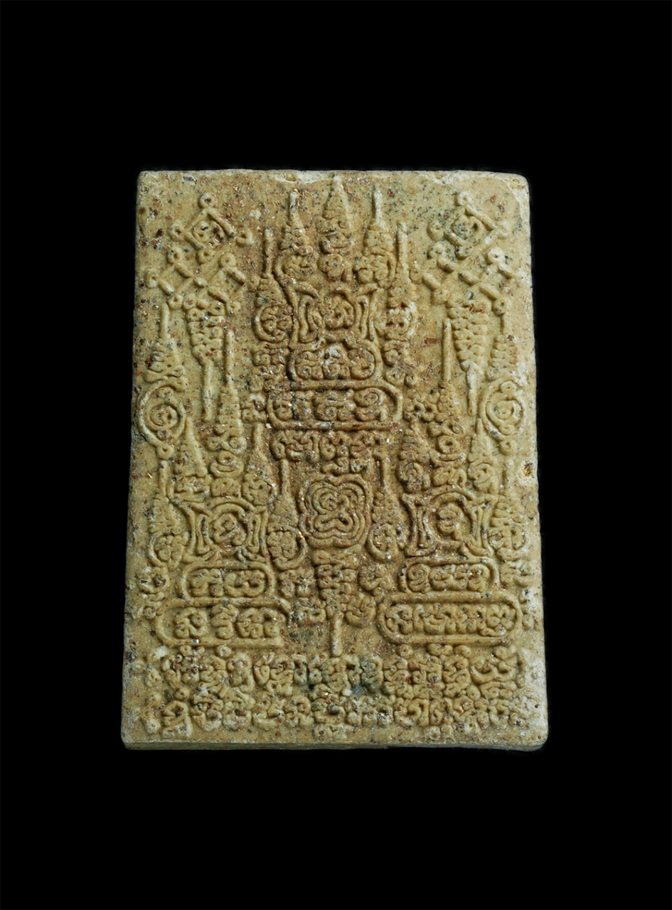 2.jpg - พระผงหลวงปู่กาหลงเขี้ยวแก้ว วัดเขาแหลม อ.วังสมบูรณ์ จ.สระแก้ว ปี2552 เนื้อผงพุทธคุณ ว่านหลายชนิด โรยผงตะไบทอง มวลสารอื่นๆ หลังพิมพ์มหายันต์ พุทธคุณรอบ [..] | https://kamulet.in.th