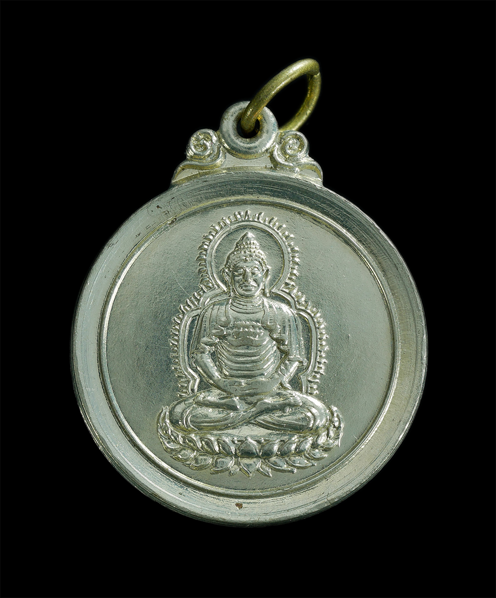 1.jpg - เหรียญพระยูไลฮุดโจ้ว สัมมาสัมพุทธเจ้า วัดกุศลสมาคร (วัดญวน) กทม. ปี2526 ที่ระลึกเปิดป้ายศาลาโผ้วเต็กตึ๊ง เนื้ออัลปาก้า พระเก่าสวยสภาพดี พิธีใหญ่ น่าเก [..] | https://kamulet.in.th