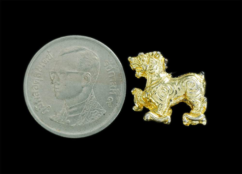 3.jpg - สิงห์หลวงปู่ทิม วัดละหารไร่ เนื้อตะกั่วชุบทอง สร้างให้บูชาในงานฝังลูกนิมิต ปี2517 (หางหัก) | https://kamulet.in.th