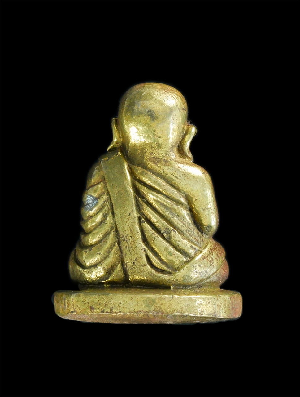 2.jpg - รูปหล่อหลวงพ่อเงิน วัดบางคลาน รุ่นสร้างพระอุโบสถ์ วัดหนองดง อ.โพทะเล จ.พิจิตร ปี2535 พระพิมพ์นิยม สร้างได้สวยงาม เนื้อทองเหลือ พร้อมกล่องเดิมๆ(1/2) | https://kamulet.in.th