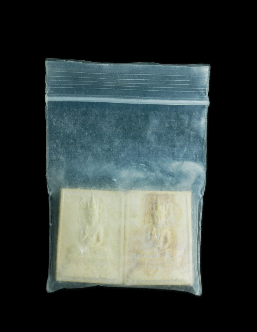 3.jpg - พระผงพระพุทธศิลปะขอม ศิลปะลพบุรี หลังยันต์รอบรูปหงห์ พระสวย | https://kamulet.in.th