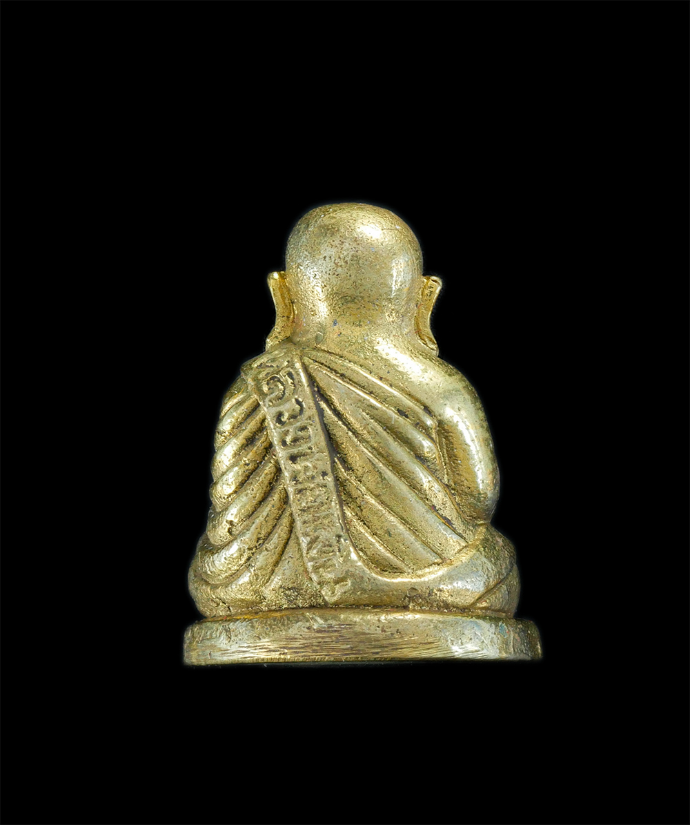 2.jpg - รูปหล่อหลวงพ่อเงิน วัดบางคลาน ที่ระลึกทอดกฐิน วัดมาบแฟบ จ.พิจิตร ปี 2562 เนื้อทองผสม ทองระฆังพระพิมพ์สวย ตอกโค๊ด มฟ เลข950 พร้อมกล่อง น่าเก็บสะสม | https://kamulet.in.th