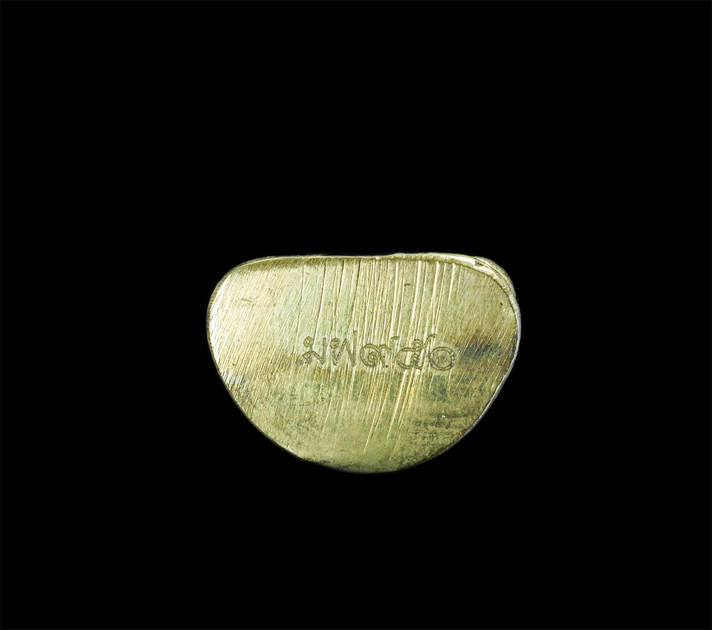 3.jpg - รูปหล่อหลวงพ่อเงิน วัดบางคลาน ที่ระลึกทอดกฐิน วัดมาบแฟบ จ.พิจิตร ปี 2562 เนื้อทองผสม ทองระฆังพระพิมพ์สวย ตอกโค๊ด มฟ เลข950 พร้อมกล่อง น่าเก็บสะสม | https://kamulet.in.th