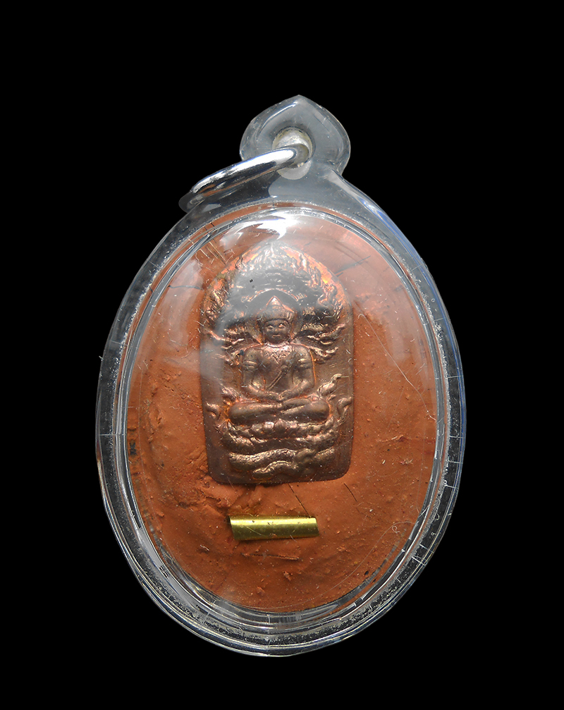 2.jpg - ล็อกเก็ตรุ่นแรก ฉากฟ้า บรรจุพระนาคปรก เกศา ฝังตะกรุดสาริกามหาลาภ ปี2557 หลวงปู่พวง วัดน้ำพุสามัคคี อ.ชนแดน จ.เพชรบูรณ์ พระเกจิดังเมืองมะขามหวาน ศิษย์เ [..] | https://kamulet.in.th