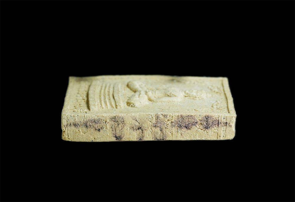 3.jpg - พระสมเด็จสังคโลก หลวงพ่อสัมฤทธิ์ หลวงพ่อบุญมี วัดเขาสมอคอน จ.ลพบุรี รุ่นขยายลานวัด สร้างปี2537 มีจารยันต์ด้านข้าง พระเก่าสวยเข็มขลังมวลสารดี พร้อมกล่อ [..] | https://kamulet.in.th