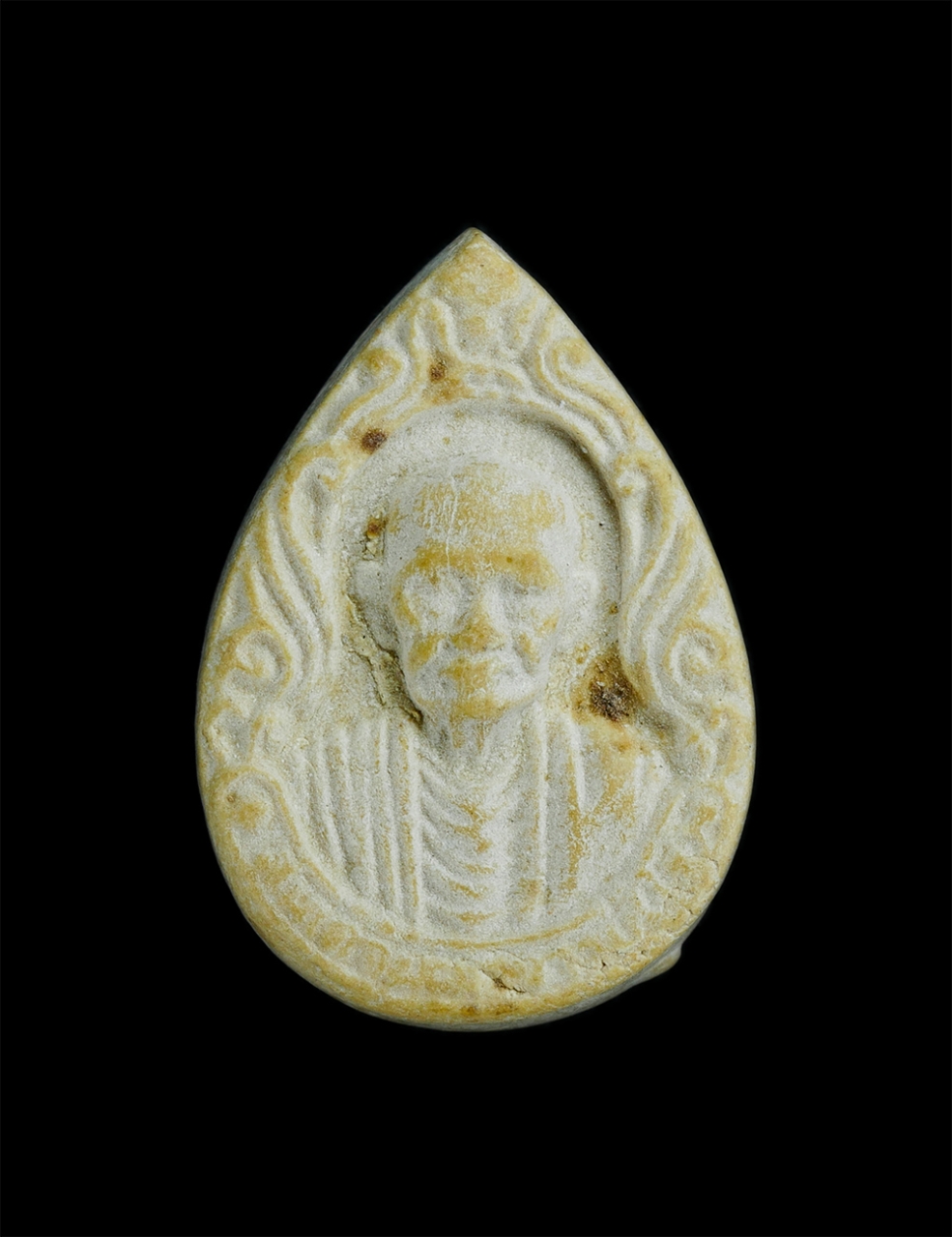 1.jpg - พระผงรูปเหมือนสมเด็จพระพุฒาจารย์ (โต พฺรหฺมรํสี) หลังพระสมเด็จพิมพ์คะแนน เนื้อผงพุทธคุณ ผงว่าน  | https://kamulet.in.th