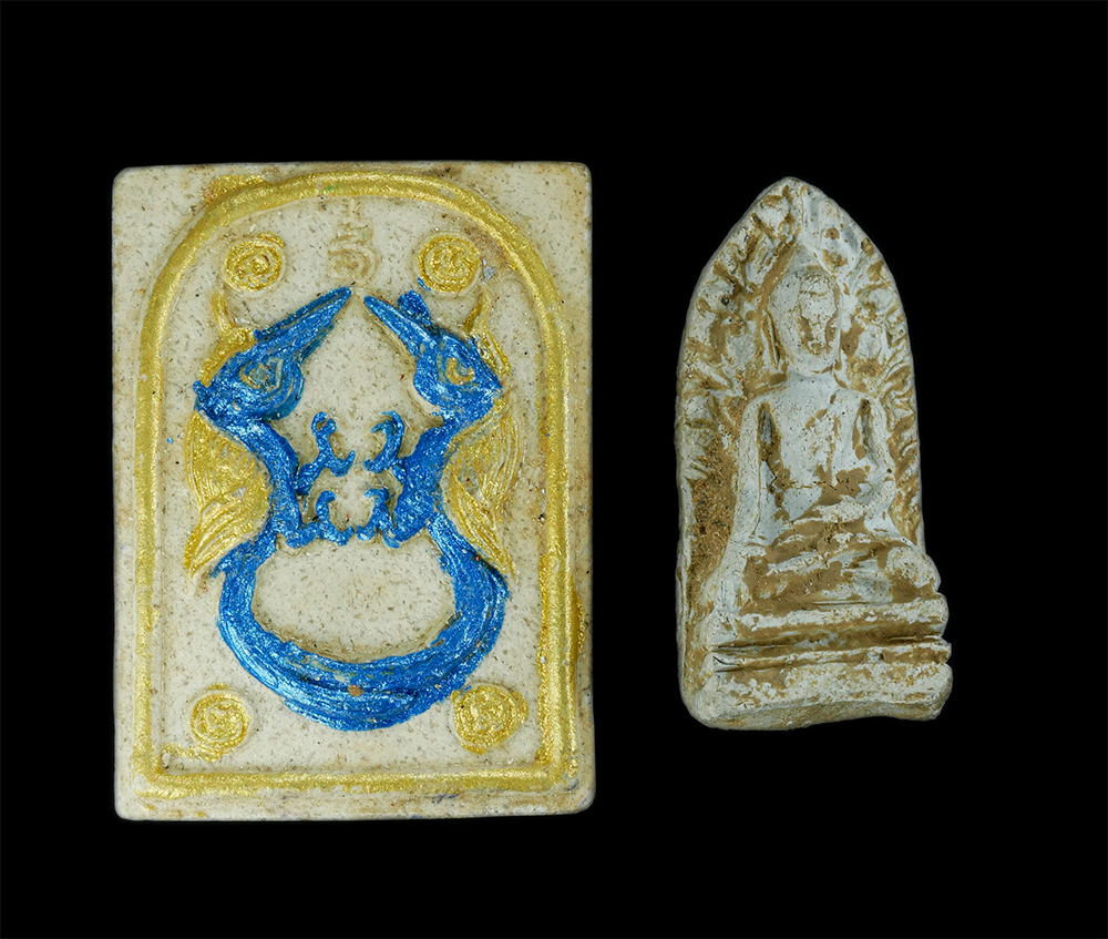 1.jpg - นกสาริกา และพระรอดลำพูน หลวงพ่อขาว พระครูนนทสารคุณ ที่ระลึกในงานทอดผ้าป้า วัดบุญนาค อ.เวียงสา จ.น่าน 13 เม.ย. 2550 พุทธคุณเด่นด้านเมตตามหานิยม ปกป้องค [..] | https://kamulet.in.th