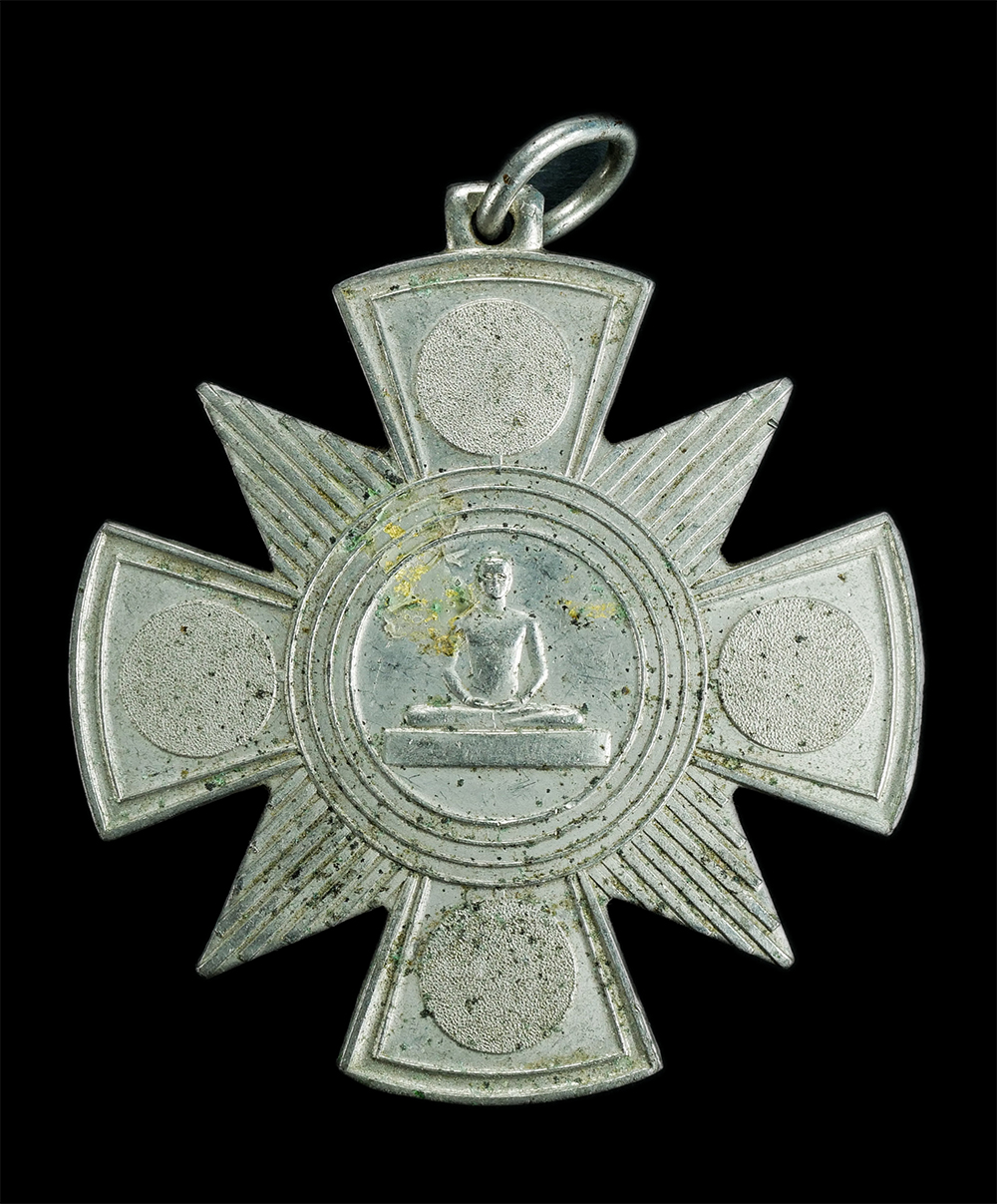 1.jpg - เหรียญกล้าตะวัน ดิน น้ำ ลม ไฟ เราคือผู้ให้แสงสว่างแก่โลก ปี2541 มีปิดทองด้านหน้า วัดพระธรรมกาย ต.คลองสาม อ.คลองหลวง จ.ปทุทธานี เนื้อสแตนเลสหุ้มหัวเสาเ [..] | https://kamulet.in.th