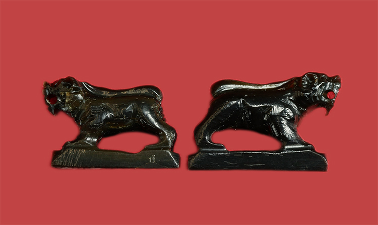 1.jpg - เสือดำเขาควายแกะ หลวงพ่อสิน วัดละหารใหญ่ ปี2557 จำนวน 2 ตัว หลวงพ่อสิน(พระครูสุภัททาจารคุณ) วัดละหารใหญ่ อ.บ้านค่าย จ.ระยอง หลวงพ่อสินผู้สืบทอดพุทธาคม [..] | https://kamulet.in.th