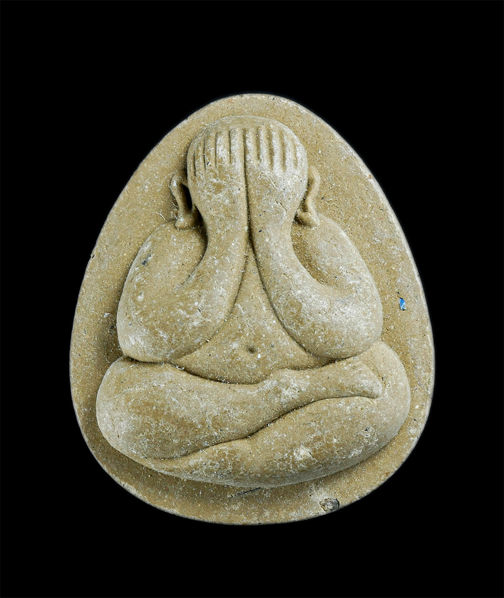 1.jpg - พระปิดตาจัมโบ้ หลวงพ่อรุ่ง วัดท่าไม้ จ.สมุทรสาคร หลัง ยันต์ตรีนิสิงเห เนื้อผงพุทธคุณ ผงว่าน ผสมเกศา | https://kamulet.in.th