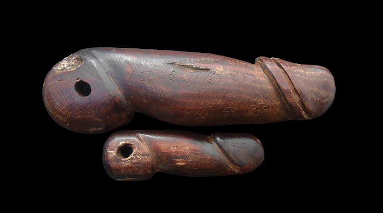 1.jpg - ปลัดขิกไม้เก่า จารเก่าสวยๆ 2องค์ ขนาดเล็กใหญ๋ | https://kamulet.in.th