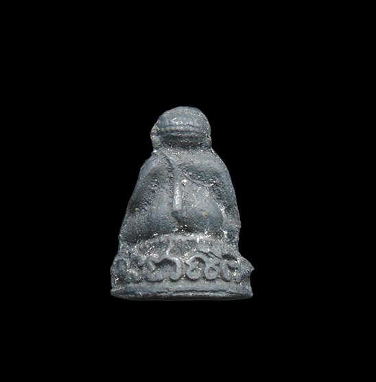 2.jpg - พระสังกัจจายน์จิ๋ว หลวงปู่หลิว วัดไร่แตงทอง จ.นครปฐม หลังยันต์นะชาลีติ เนื้อตะกั่ว  | https://kamulet.in.th