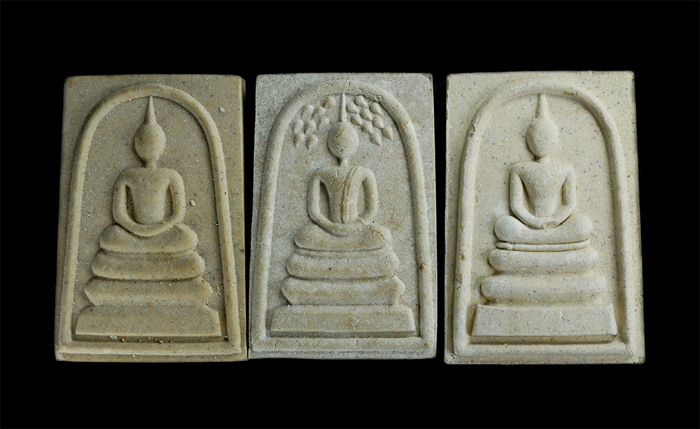 1.jpg - พระสมเด็จเทิดพระเกียรติ ร.๕ มหามงคล 3 พิมพ์นิยม(พิมพ์พระประธาน พิมพ์ปรกโพธิ์ พิมพ์ฐานแซม) หลังรัชกาลที่5 วัดหัวลำโพง กรุงเทพฯ ปี2535 หลวงพ่อเกษม เขมโก [..] | https://kamulet.in.th