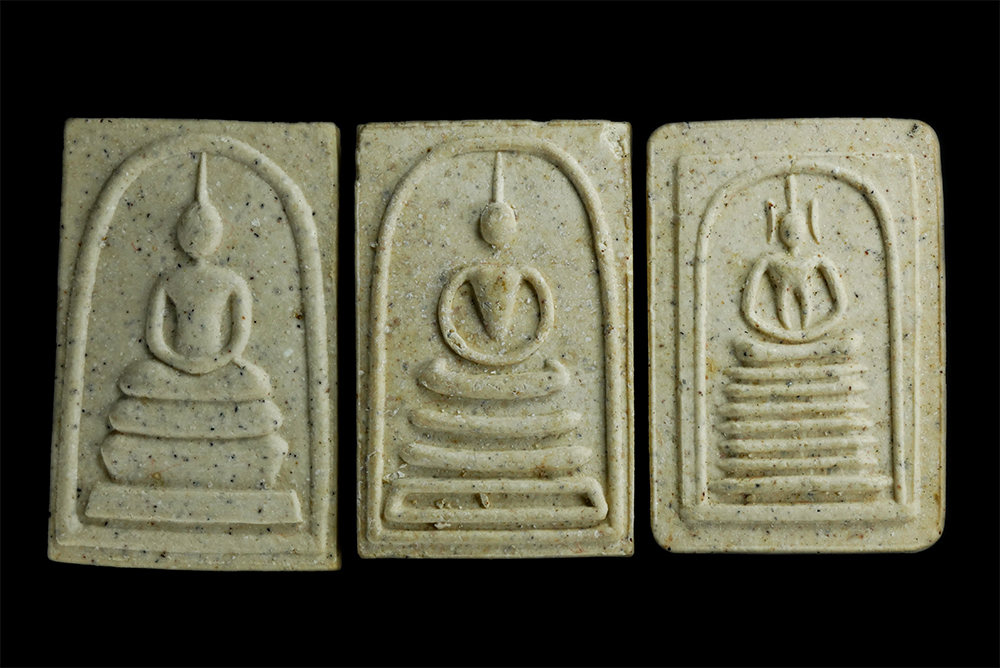 1.jpg - ชุดพระสมเด็จพุฒาจารย์(โต พรหมรังสี) เข้าพิธีเสาร์ 5 วัดระฆัง รุ่น3พิมพ์ 108 มงคลเศรษฐี วัดระฆังโฆสิตาราม กรุงเทพมหานคร ปี 2537 มวลสารดีเกจิสายวัดระฆัง [..] | https://kamulet.in.th