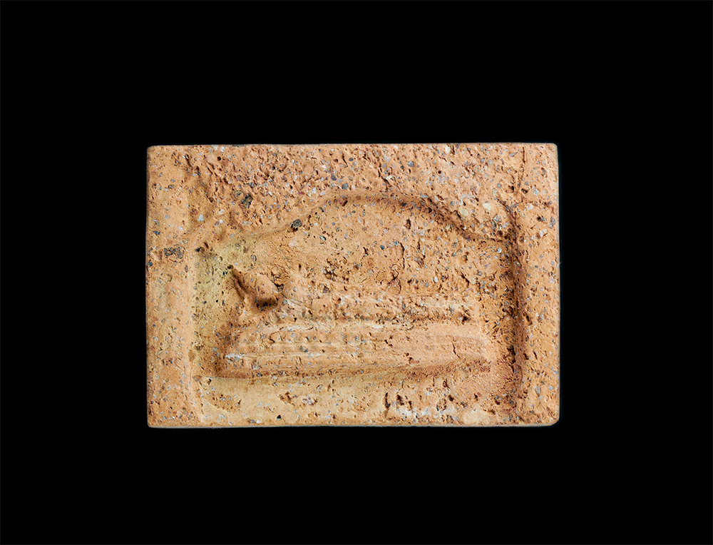 1.jpg - พระผงหลวงพ่อเเดง ปี2553 เนื้อกระเบื้องหลังคาวิหาร อายุ400 ปี ผ่านการทำพิธีมาแล้วมากมาย รุ่นบูรณะวิหาร หลวงพ่อแดง เป็นพระพุทธรูปที่มีความศักดิ์ศิษย์มาก [..] | https://kamulet.in.th