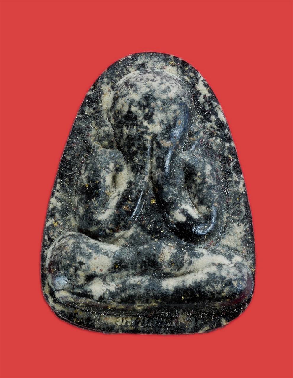 1.jpg - พระปิดตามหาเสน่ห์ รุ่นแรก หลวงตาขึม วรธมฺโม(พระครูสุชัยวรธรรม) วัดผักขะ ต.ลิ้นฟ้า อ.ยางชุมน้อย จ.ศรีสะเกษ เนื้อผงพุทธคุณ ผงว่าน ผงใบลาน ตอกโค๊ต หมายเล [..] | https://kamulet.in.th