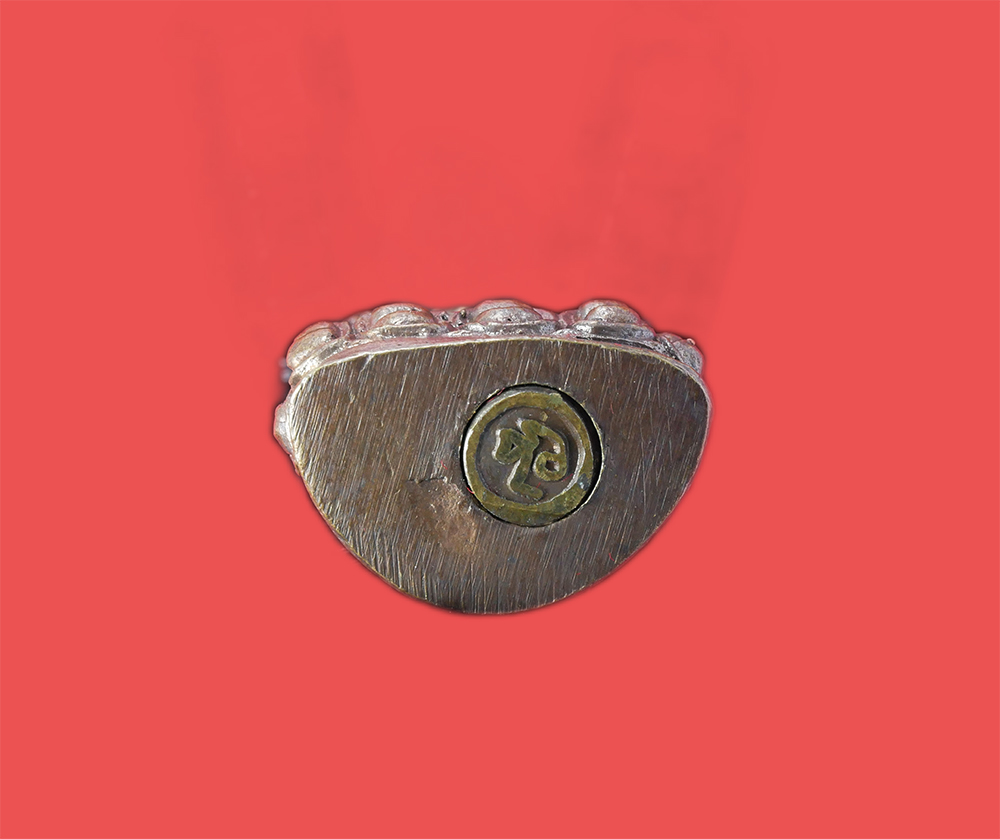 3.jpg - พระกริ่งชัยวัฒน์ เสาร์5 พุทธชยันตี๕๕ ปี2555 พระสมุห์วิชาญ สุวิชาโน เจ้าอาวาส วัดเขาตาอิ๋น อ.วังจันทร์ จ.ระยอง เนื้อโลหะผสม พระเก่าสวย พิธีดี พร้อมกล่อ [..] | https://kamulet.in.th