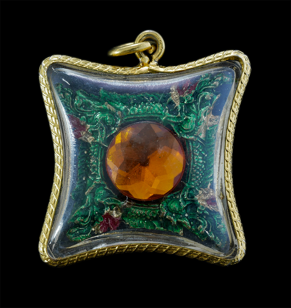 2.jpg - จตุนาคราชมหาราชาธิบดี มูลนิธิพุทธคยา รุ่น1 ปี60 สีเขียวเหนี่ยวทรัพย์ พิธีบวงสรวงเทวาภิเษก ณ ศาลเจ้าพ่อปู่ศรีสุทโธ วังนาคินทร์ คำชะโนด พิธีปลุกเสกอธิษฐ [..] | https://kamulet.in.th