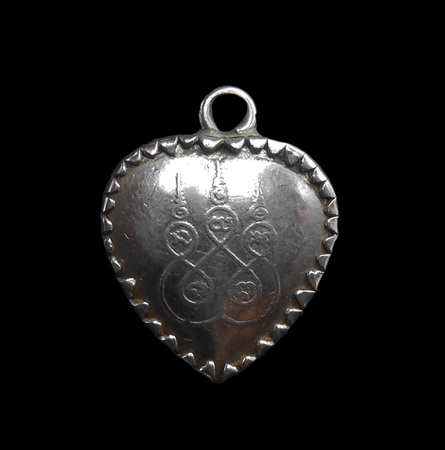 2.jpg - ล็อกเก็ตรูปหัวใจหลวงพ่อรวย จนุทสิริ(พระครูสุนทรธรรมานุศาสก์) วัดท่าเรือ อ.แกลง จ.ระยอง ล็อกเก็ตเก่า น่าเก็บสะสมบูชา(องค์ที่2) | https://kamulet.in.th