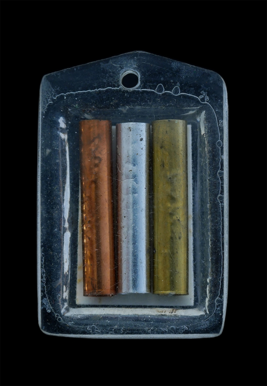 2.jpg - ล็อกเก็ตรูปถ่ายหลวงปู่คร่ำ หลังตะกรุด3กษัตริย์ วัดวังหว้า อ.แกลง จ.ระยอง | https://kamulet.in.th