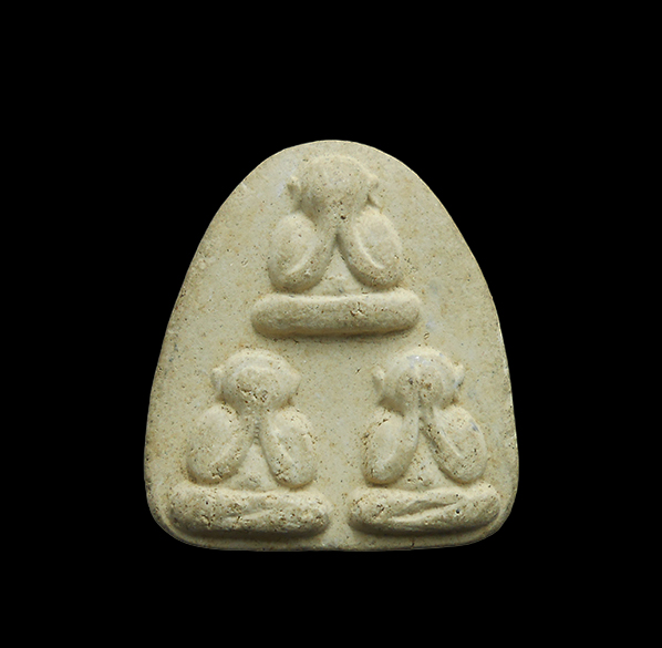 1.jpg - พระปิดตา สามเกลอ หลังยันต์ใบพัด เนื้อผงเก่าไม่ทราบวัด | https://kamulet.in.th