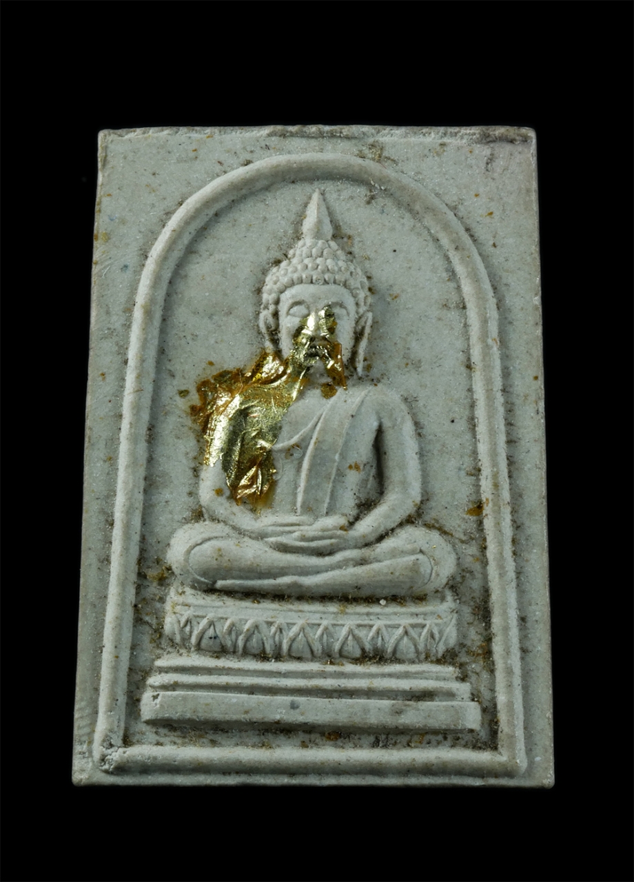 1.jpg - พระผงพิมพ์พระพุทธ หลังรูปเหมือนท่านเจ้ามา วัดสามปลื้ม (วัดจักรวรรดิราชาวาส) กรุงเทพฯ ปี2534 เนื้อผงพุทธคุณ ผงว่าน องค์นำฤกษ์เจิมน้ำมันปิดทองเดิม พระเก [..] | https://kamulet.in.th