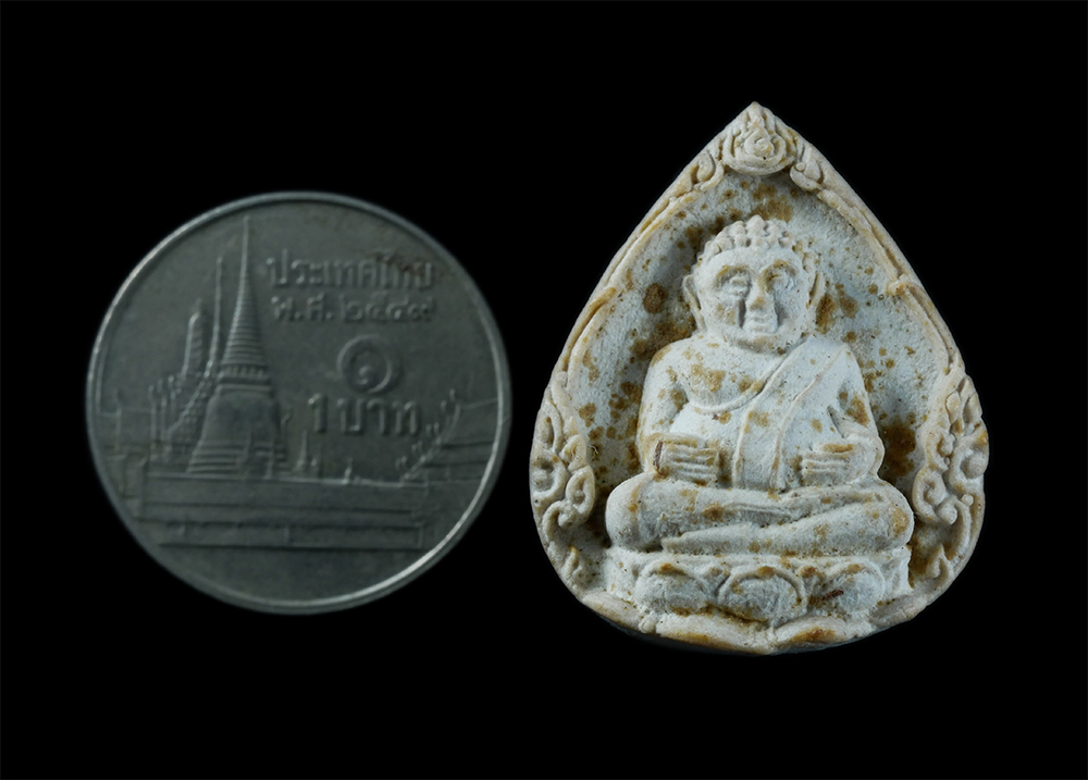 3.jpg - พระสังกัจจายน์ หลังพระบรมธาตุ วัดพระมหาธาตุ จ.นครศรีธรรมราช สร้างปี 2530 เนื้อผงพุทธคุณ ผงว่าน พระเก่าสวย น่าเก็บสะสมบูชา | https://kamulet.in.th