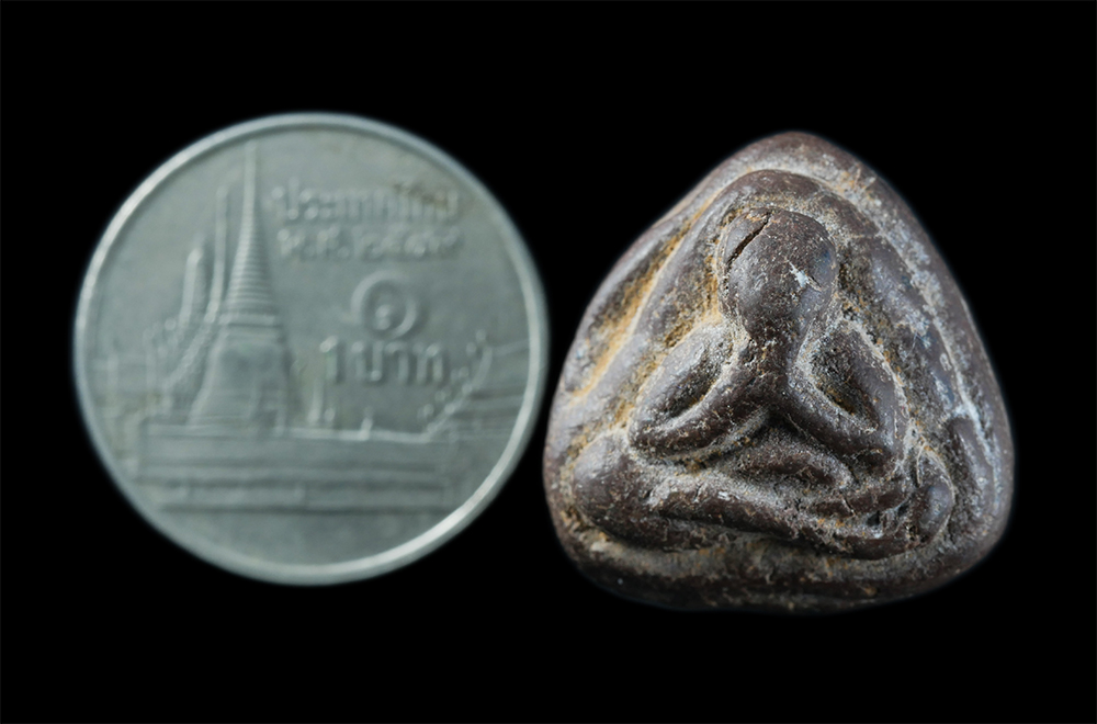 3.jpg - พระปิดตาเนื้อผงเก่า หลังยันต์ นะ ไม่ทราบที่ | https://kamulet.in.th