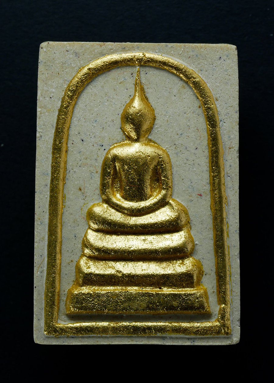 1.jpg - พระสมเด็จเนื้อผงปิดทอง เนื้อผงสมุดข่อย, เนื้อขอมใบลาน, เนื้อผงดอกไม้, ว่านมงคล 108 วัดบ้านนา อ.เมือง จ.ฉะเชิงเทรา ปี2541 พระเก่าสวย มวลสารดี พิธีใหญ่  [..] | https://kamulet.in.th