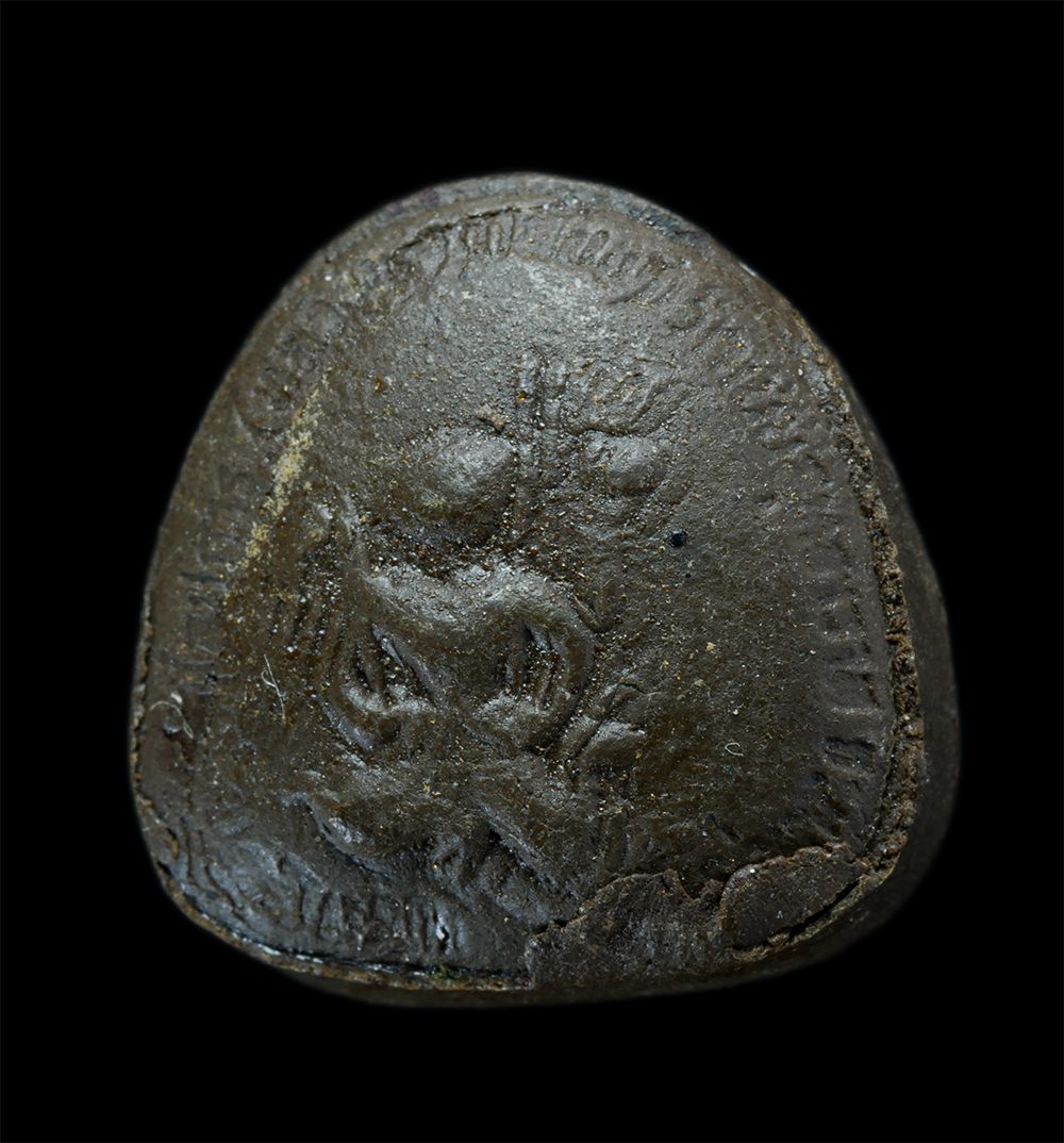 2.jpg - พระปิดตามหาลาภ หลวงปู่เกลี้ยง มนุญฺโญ (พระครูพิศิษฐชโลปการ) วัดเนินสุทธาวาส อ.เมือง จ.ชลบุรี ปี2545 เนื้อผงว่านมหามงคล ผสมเกศา ผงพุทธคุณ หลังหนุมานเชิ [..] | https://kamulet.in.th