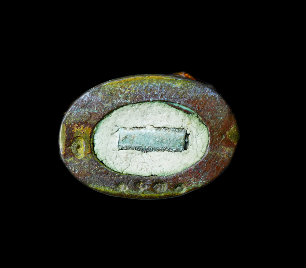 4.jpg - ไก่แจ้ เงินไหลมา หลวงพ่อรวย ปาสาทิโก วัดตะโก อ.ภาซี จ.อยุธยา ปี2560 เนื้อโลหะลงยา ฐานอุดผง ตะกรุดเงิน พระเก่าสวย  | https://kamulet.in.th