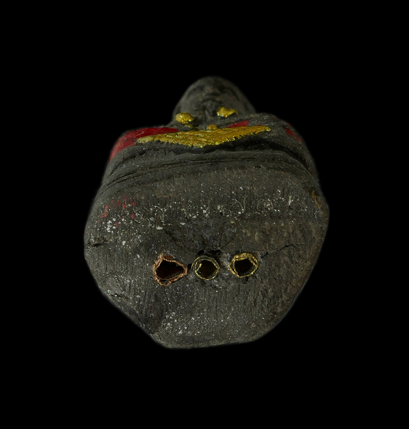 3.jpg - พรายกุมาร ผงพรายกุมาร เนื้อดินเจ็ดโป่งลงสีสวยงาม ฝังตะกรุด 3 กษัตริย์ หลวงพ่อสาคร มนุณโญ อ.บ้านค่าย จ.ระยอง ปี2556 พระครูมนูญธรรมวัตร (หลวงพ่อสาคร มนุ [..] | https://kamulet.in.th