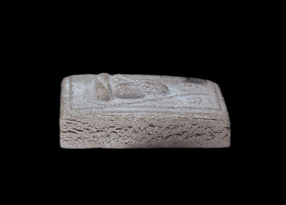 3.jpg - พระปิดตามหาลาภ พิมพ์ใหญ่ มีกริ่ง หลวงพ่อฤาษีลิงดำ (พระราชพรหมยาน ฉายา ถาวโร วัดท่าซุง อ.เมือง จ.อุทัยธานี ปี2518 เนื้อผงพุทธคุณ ผงว่าน | https://kamulet.in.th