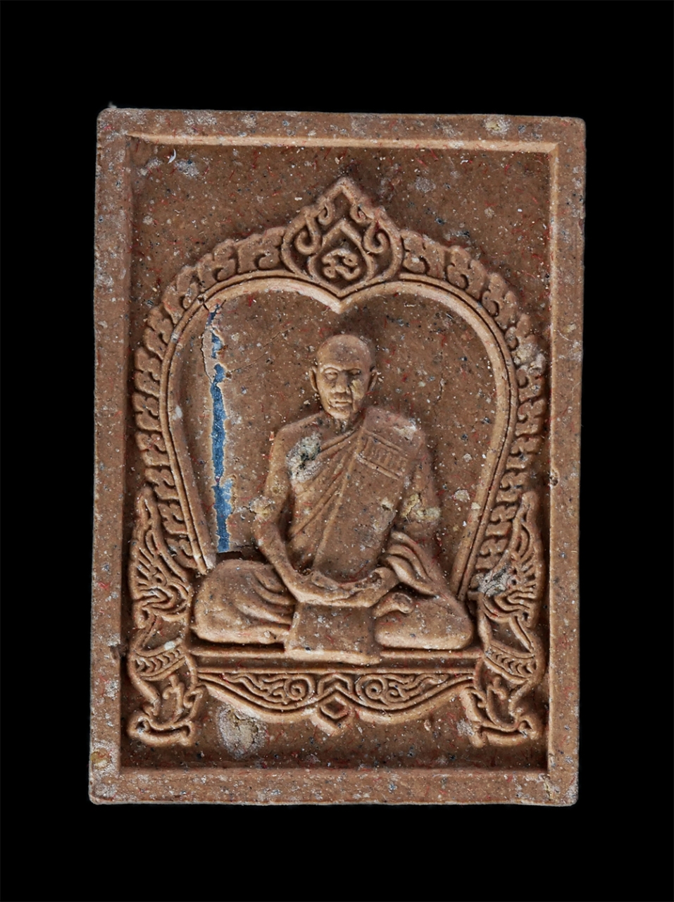 1.jpg - พระผงรูปเหมือนหลวงพ่อสิน วัดละหารใหญ่ อ.บ้านค่าย จ.ระยอง พิมพ์นั่งซุ้มเสมา ปี2562 เนื้อผงพุทธคุณ ผสมว่าน เกศา ฝังตะกรุดเงิน พลอยเสก หมายเลข 2025  พระส [..] | https://kamulet.in.th