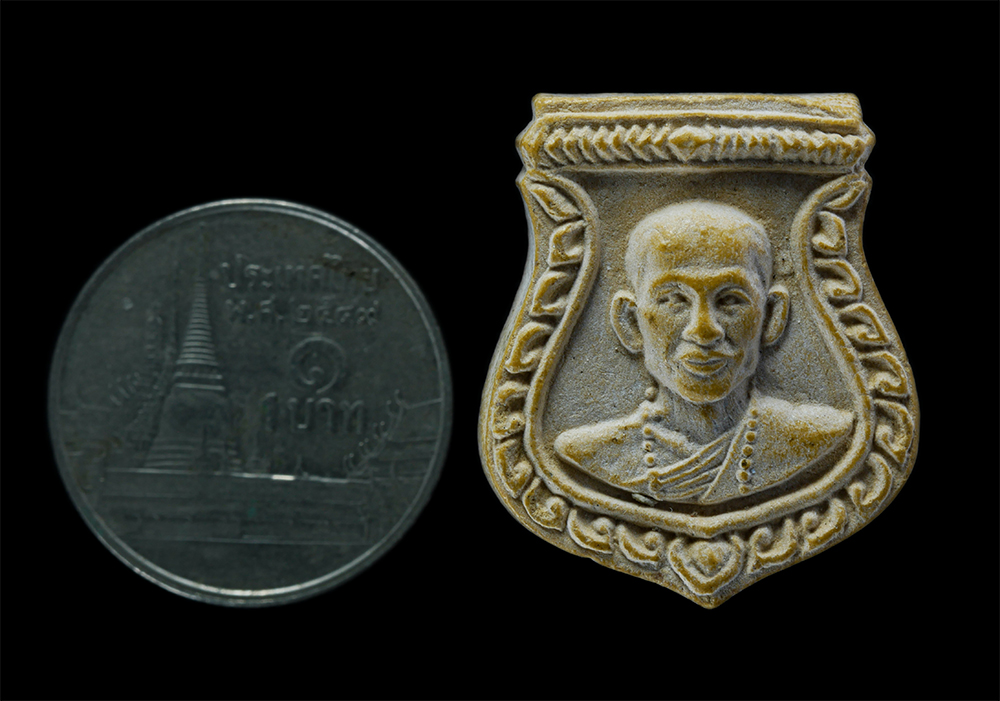 3.jpg - พระผงรูปเหมือน พิมพ์เสมา หลวงพ่อทองกลึง สุนทโร (พระครูสุนทรคุณธาดา) วัดเจดีย์หอย อ.ลาดหลุมแก้ว จ.ปทุมธานี ปี2520 เนื้อผงพุทธคุณ ผงว่าน พระเก่าสวย มวลส [..] | https://kamulet.in.th