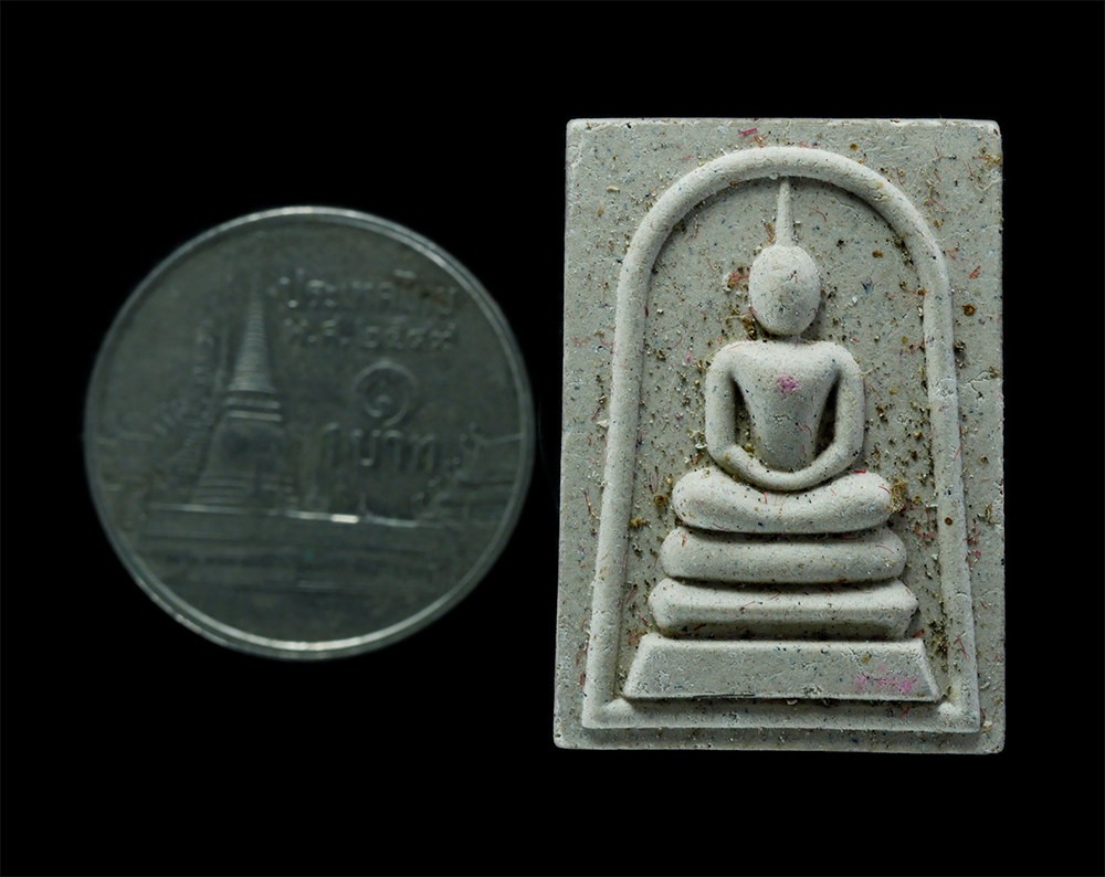 3.jpg - พระสมเด็จ พิมพ์คะแนน พิธีมหาจักรพรรดิ พระอาจารย์ปืน ปัญญาวุโธ(พระปลัดสราวุธ) วัดลาดชะโด จ. อยุธยา ปี2554 เนื้อผงพุทธคุณ ผงว่าน พระเก่าสวย มวลสารดี พร้ [..] | https://kamulet.in.th