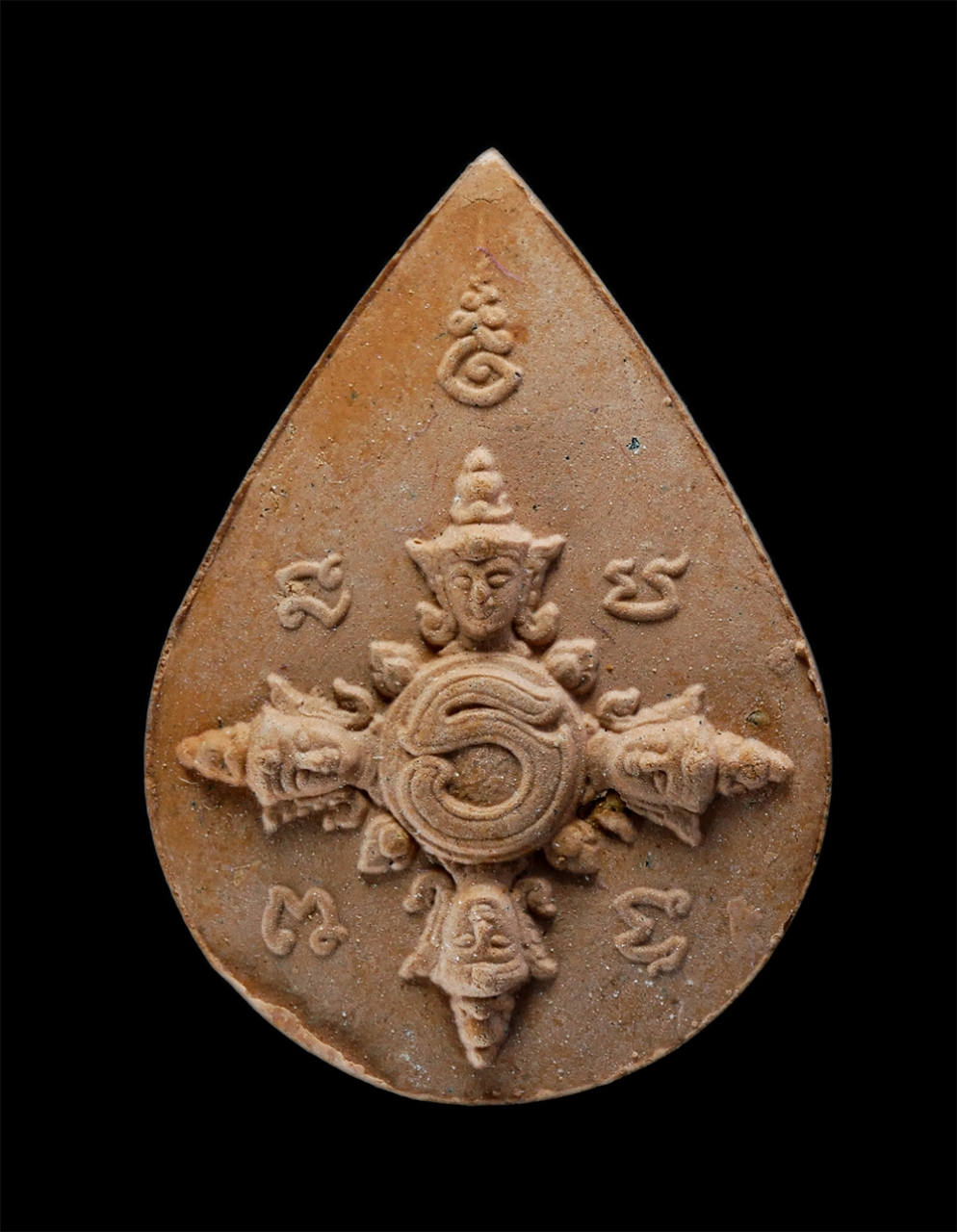 2.jpg - พระสุนทรีวาณี (ธรรมะ) หลังพระพรหมสี่หน้า เจ้าคุณธงชัย วัดไตรมิตร จ.กรุงเทพ รุ่นเยือนอินเดีย ปี2558 เนื้อผงพุทธคุณ ผงว่าน พระเก่าสวย มวลสารดี พร้อมกล่อ [..] | https://kamulet.in.th