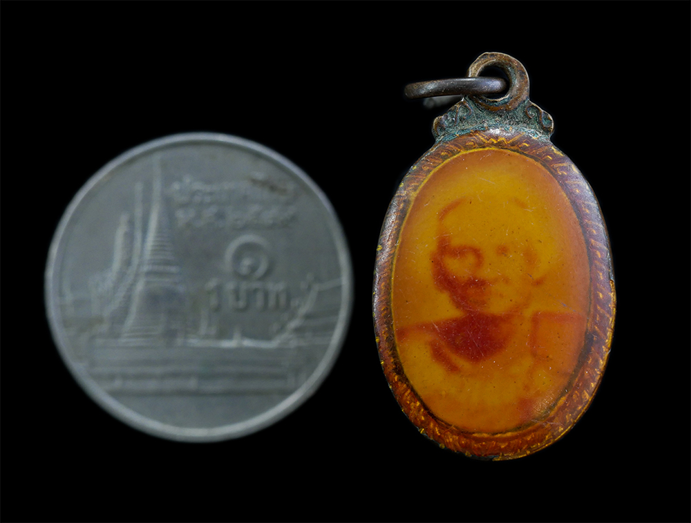 3.jpg - ล็อกเก็ตเก่าหลวงพ่อเกษร หลังหลวงปู่ยิ้ม สิริโชติ(พระครูพรหมวิหารคุณ) วัดเจ้าเจ็ด อ.เสนา จ.อยุธยา พระเกจิอาจารย์ดังแห่งกรุงศรีอยุธยา รุ่นราวคราวเดียวกั [..] | https://kamulet.in.th