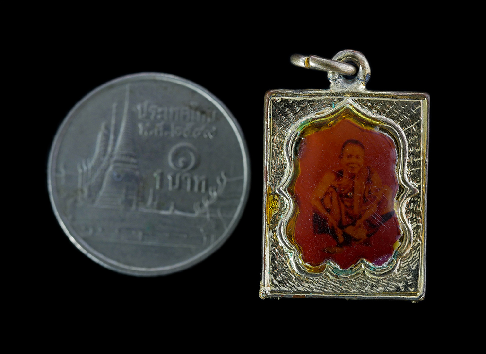 3.jpg - ล็อกเก็ตเก่า หลวงพ่อคูณ ปริสุทโธ วัดบ้านไร่ อ.ด่านขุนทด จ.นครราชสีมา | https://kamulet.in.th