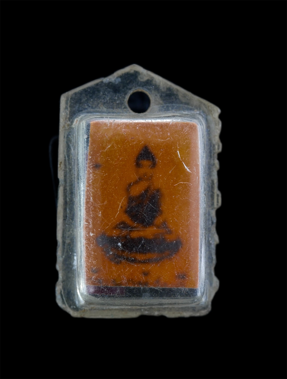 1.jpg - ล็อกเก็ตเก่ารูปพระประจำวันพฤหัสบดี หลังตะกรุดสามดอก (องค์ที่2) | https://kamulet.in.th