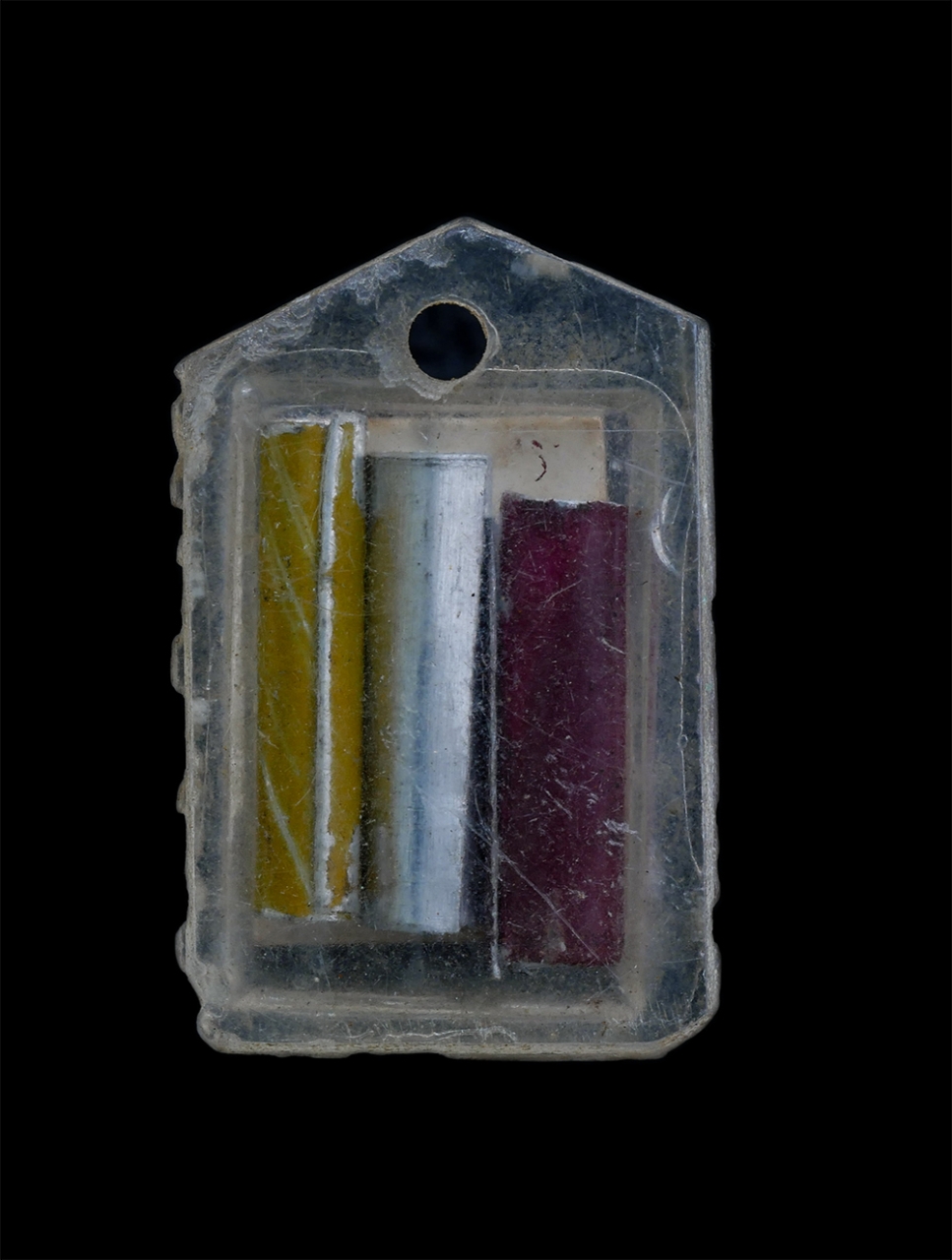 2.jpg - ล็อกเก็ตเก่ารูปพระประจำวันพฤหัสบดี หลังตะกรุดสามดอก (องค์ที่2) | https://kamulet.in.th