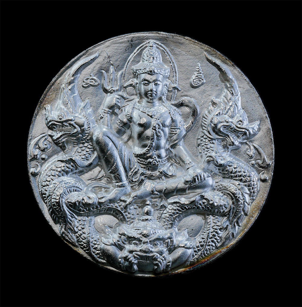 1.jpg - จตุคามรามเทพ รุ่น พุทธศาสน์ 2000 ปี ศรีธรรมาโศกราช พิธีพุทธา-เทวาภิเษก วัดพระมหาธาตุ จ.นครศรีธรรมราช ปี2550 พระเก่าสวย เนื้อโลหะคล้ายเงิน พร้อมกล่องเด [..] | https://kamulet.in.th