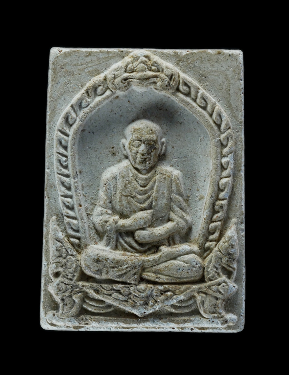 1.jpg - พระผงพิมพ์เสมา สมเด็จพุฒาจารย์ โต พรหมรังสี หลังยันต์ดวง สมเด็จโต วัดพระแก้วดอนเต้าสุขาราม จ.ลำปาง เนื้อผงพุทธคุณ ผงว่าน พระเก่าสวย น่าเก็บสะสมบูชา | https://kamulet.in.th